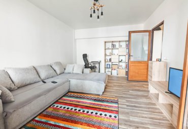 Oportunitate! Apartament 2 camere spatios, decomandat, mobilat, terasa mare inchisa, Calea Dorobantilor
